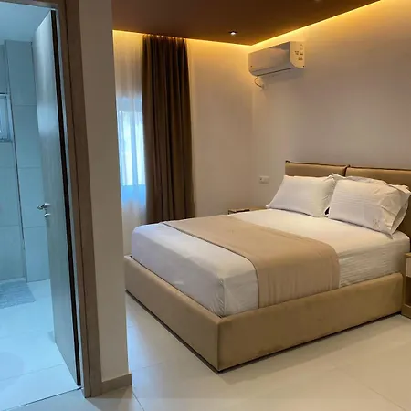 Kronos Hotel
