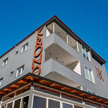فندق Kronos ساراندا